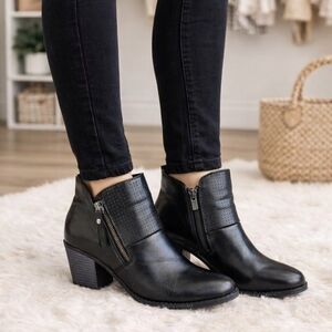 Pierre Dumas NEW Modern Minimalist Moto Inspired Block Heel Bootie 8M